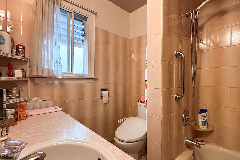 3140 E 52nd Avenue Vancouver, BC - 16