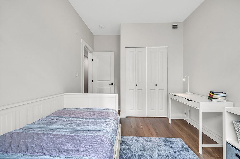 404 2632 Library Lane North Vancouver, BC - 9