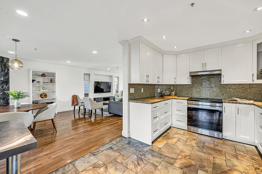 3191 E 8th Avenue Vancouver, BC - 29