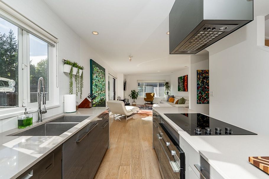 3988 Parkway Drive Vancouver, BC - 1