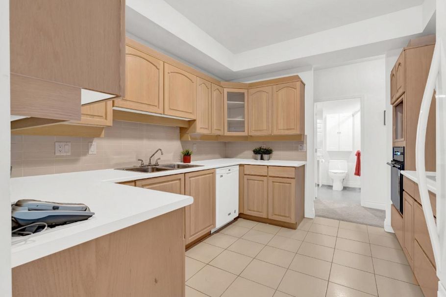 309 3755 W 8th Avenue Vancouver, BC - 9