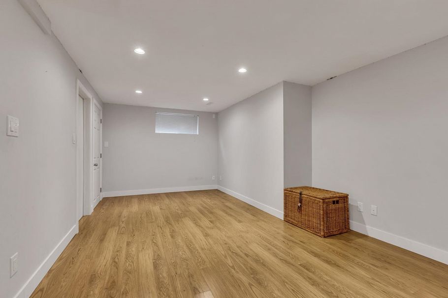 5853 Grousewoods Crescent North Vancouver, BC - 21