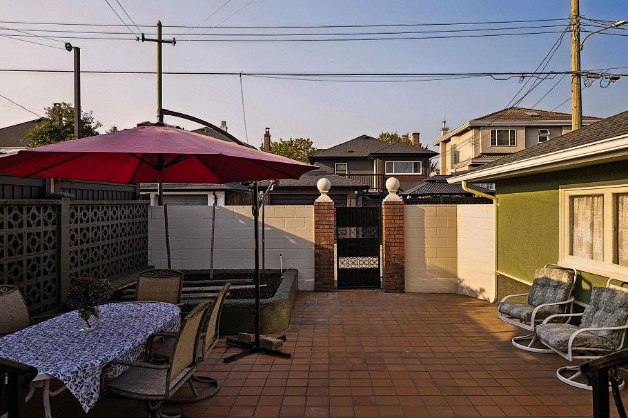 2869 Venables Street Vancouver, BC - 35