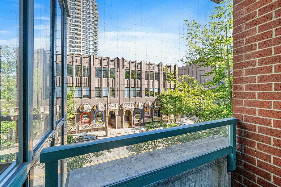 304 939 Homer Street Vancouver, BC - 5