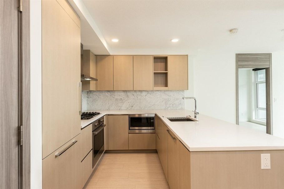 1101 8800 Hazelbridge Way Richmond, BC - 8