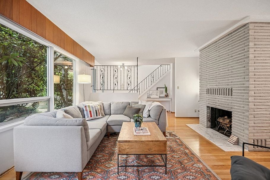 2174 Hoskins Road North Vancouver, BC - 3