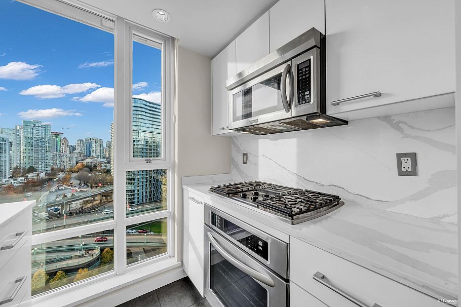 1906 918 Cooperage Way Vancouver, BC - 16