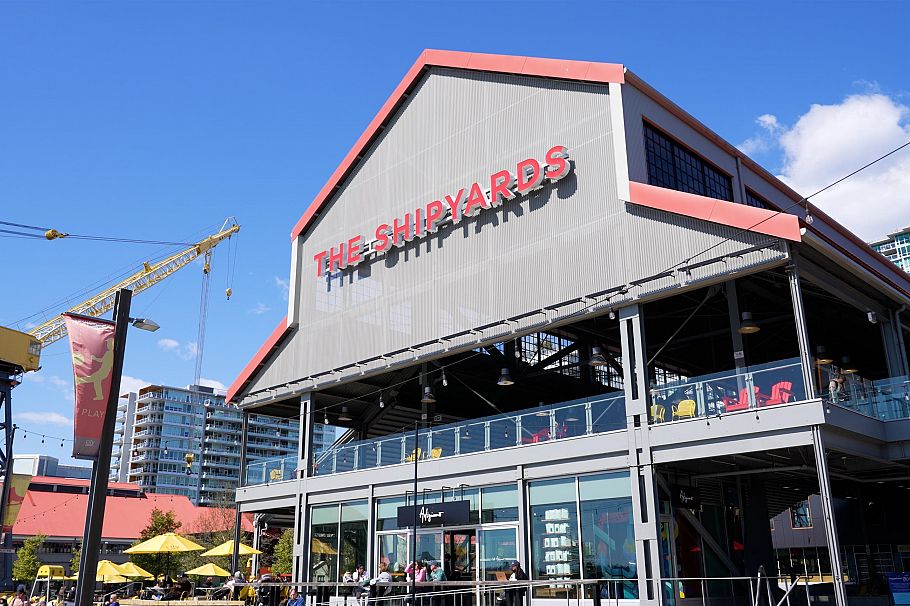 307 100 E Esplanade Avenue North Vancouver, BC - 40