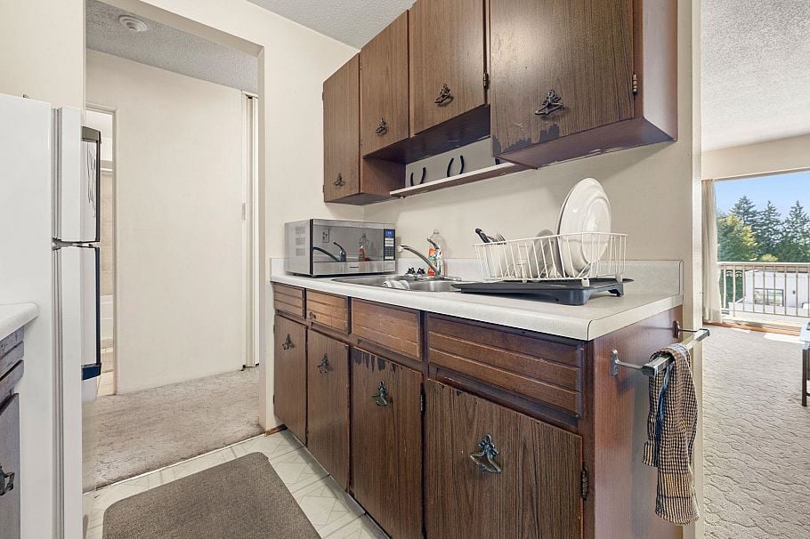 309 135 W 21st Street North Vancouver, BC - 16