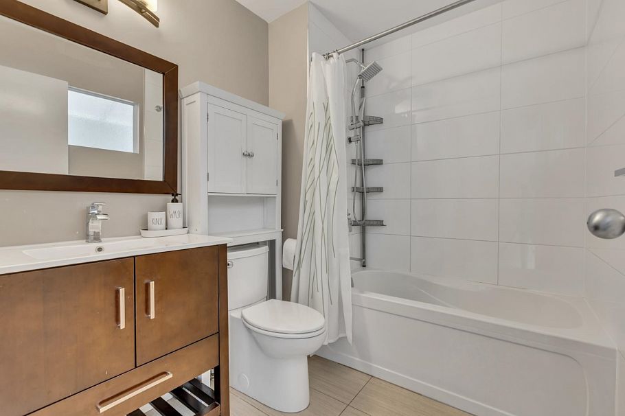 5853 Grousewoods Crescent North Vancouver, BC - 17