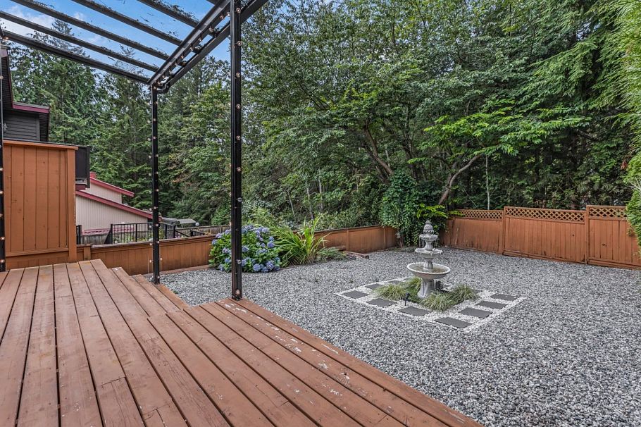 5853 Grousewoods Crescent North Vancouver, BC - 26