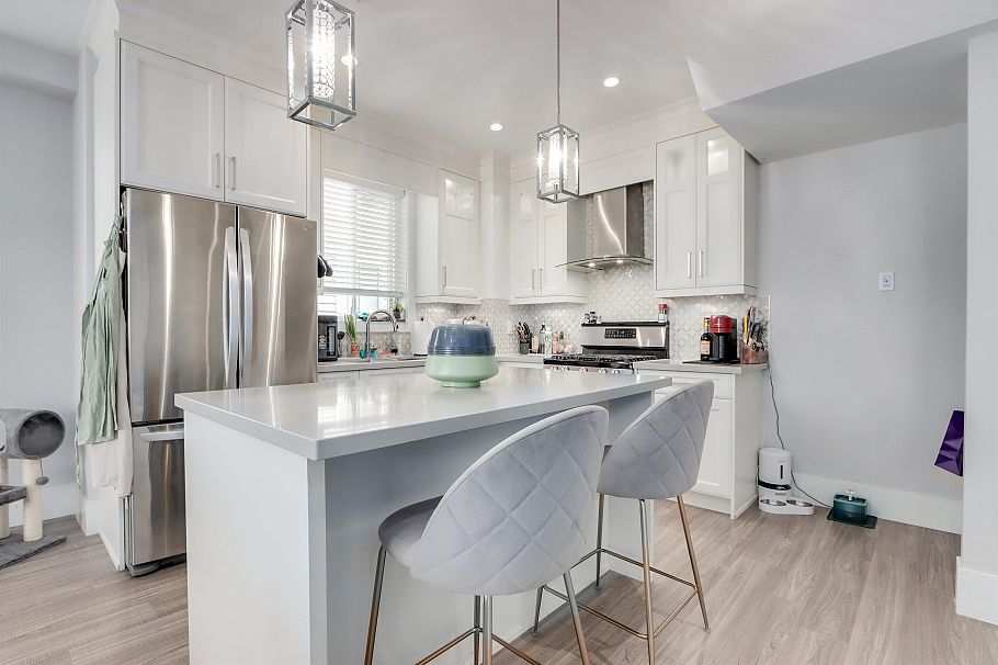 2496 Brock Street Vancouver, BC - 6