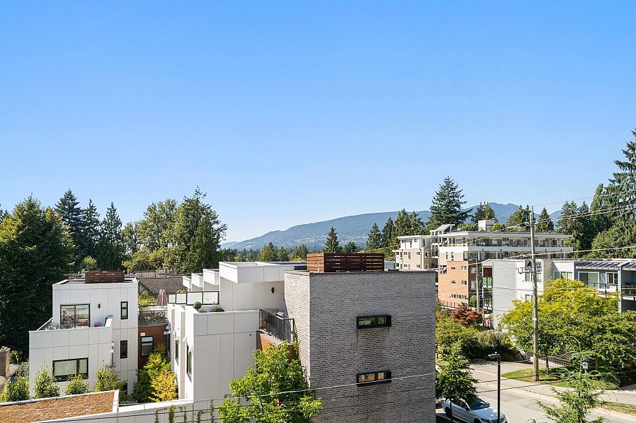 309 135 W 21st Street North Vancouver, BC - 1