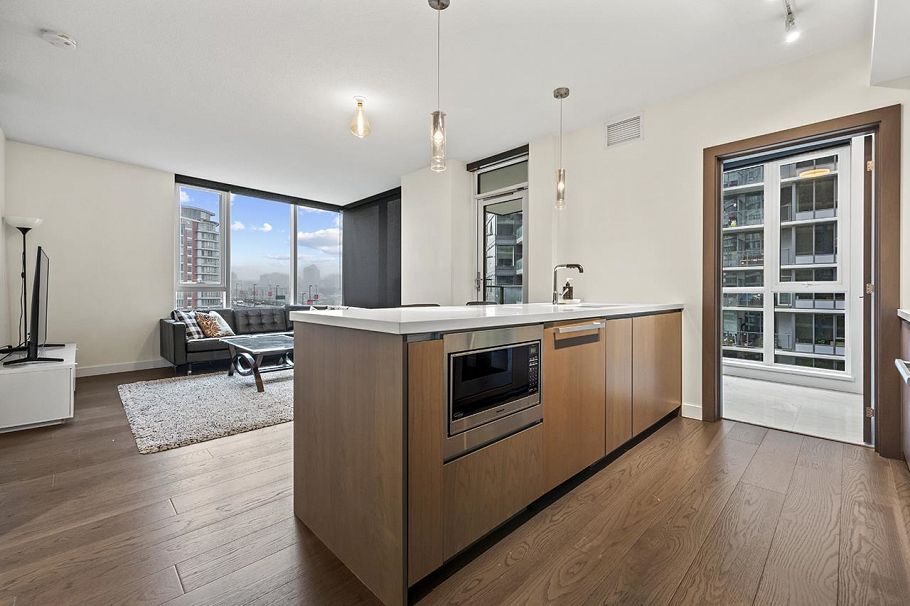 758 38 Smithe Street Vancouver, BC - 6