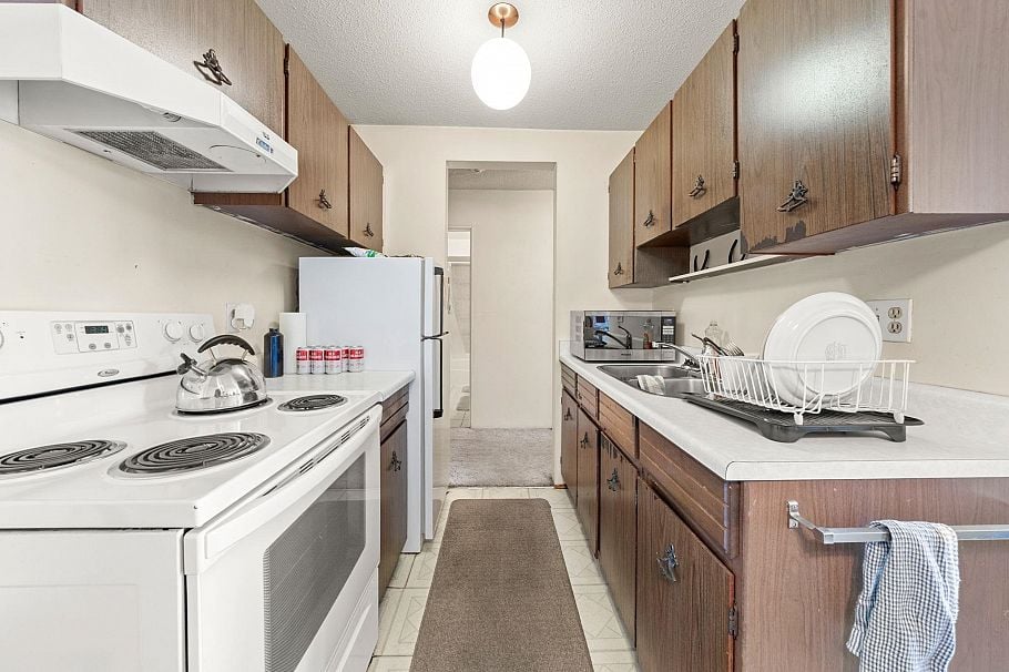 309 135 W 21st Street North Vancouver, BC - 17