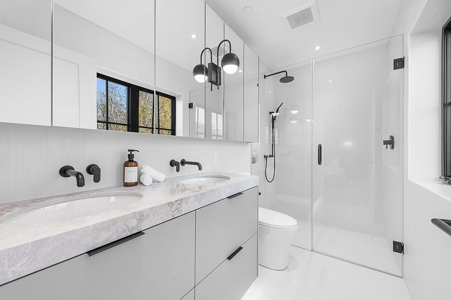 1 240 E 37th Avenue Vancouver, BC - 30