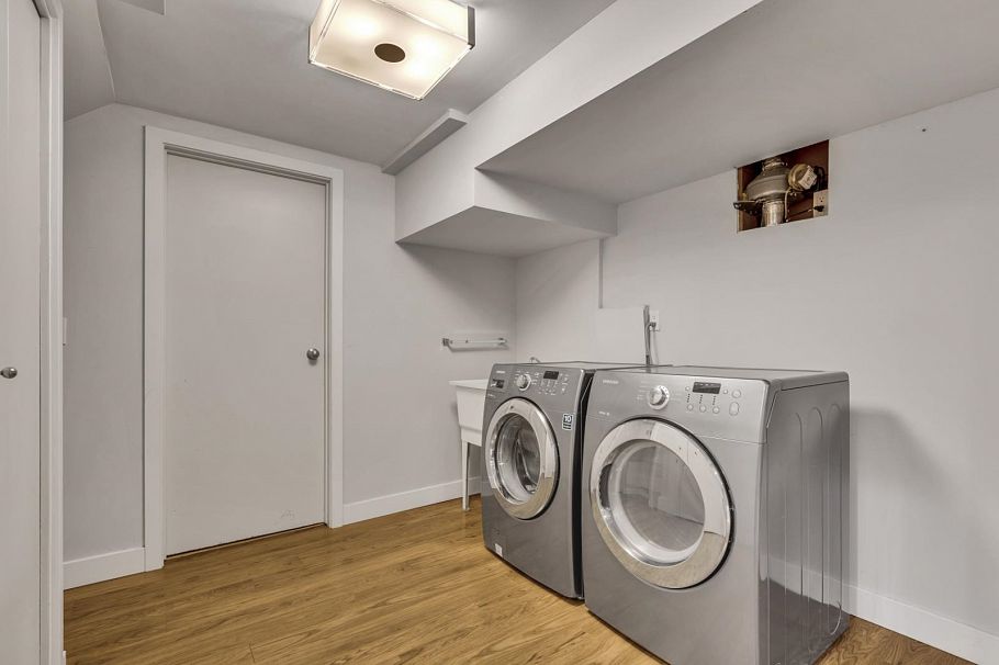 5853 Grousewoods Crescent North Vancouver, BC - 24