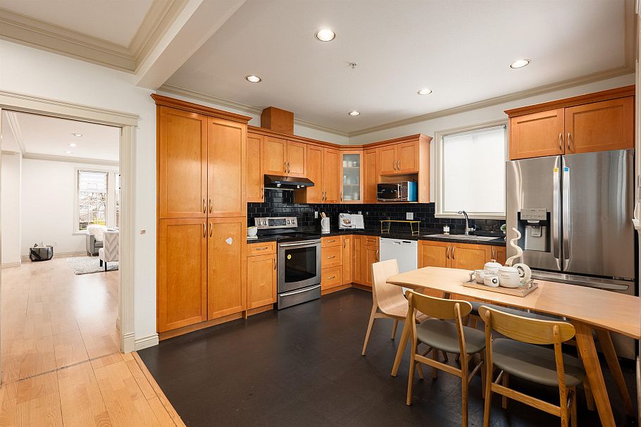 7949 Montcalm Street Vancouver, BC - 14