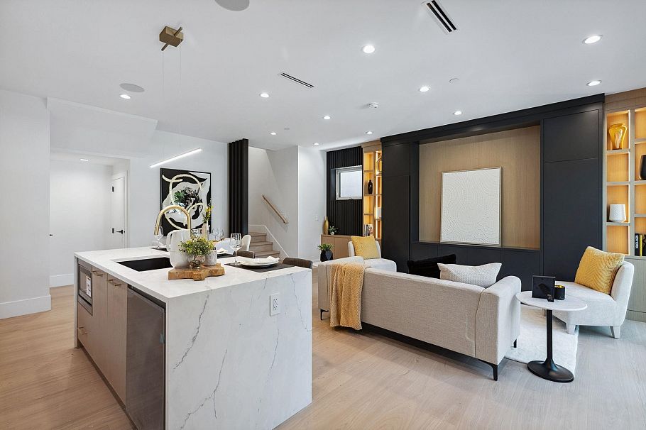 #1 2244 E 11th Avenue Vancouver, BC - 2