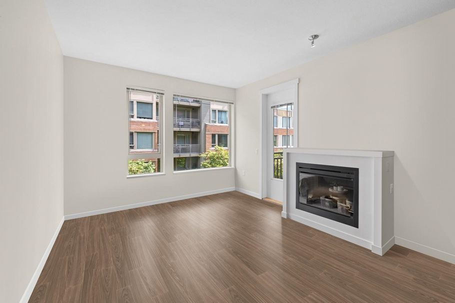 304 139 W 22nd Street North Vancouver, BC - 6