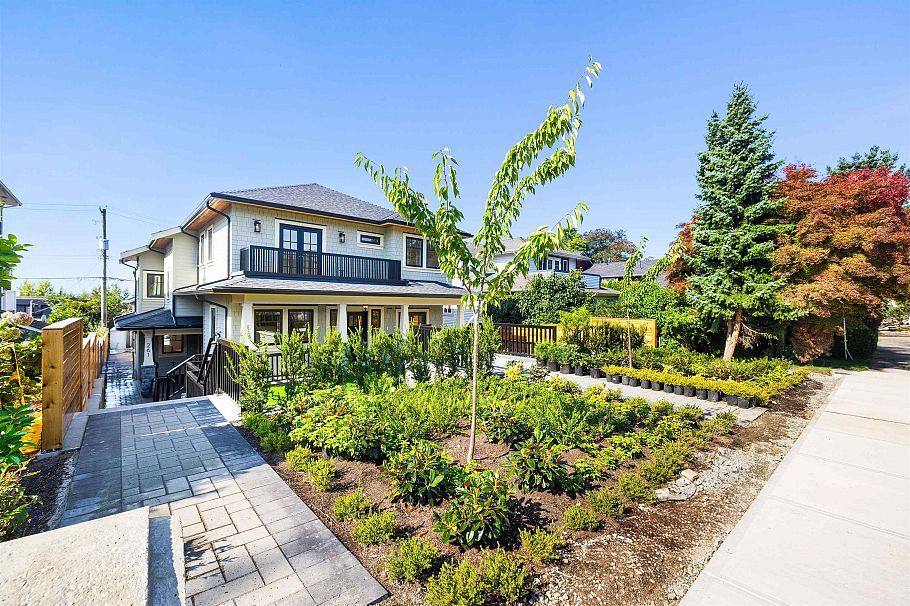 261 W 6th Street North Vancouver, BC - 21