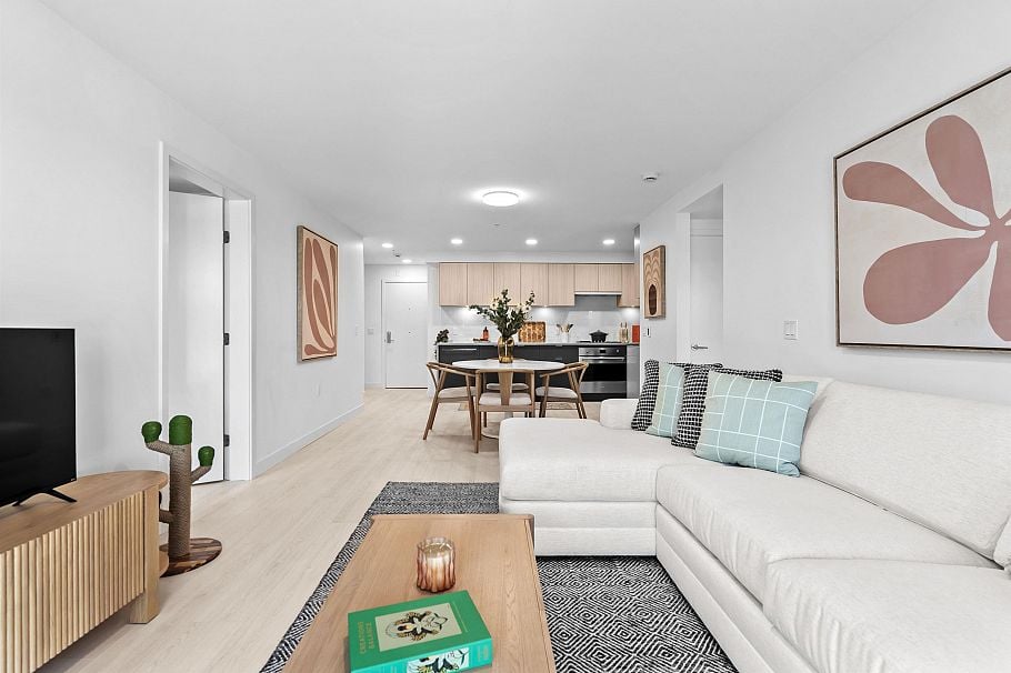 310 2419 Grant Street Vancouver, BC - 5