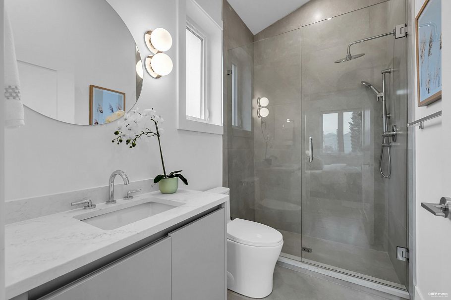 2917 Charles Street Vancouver, BC - 17