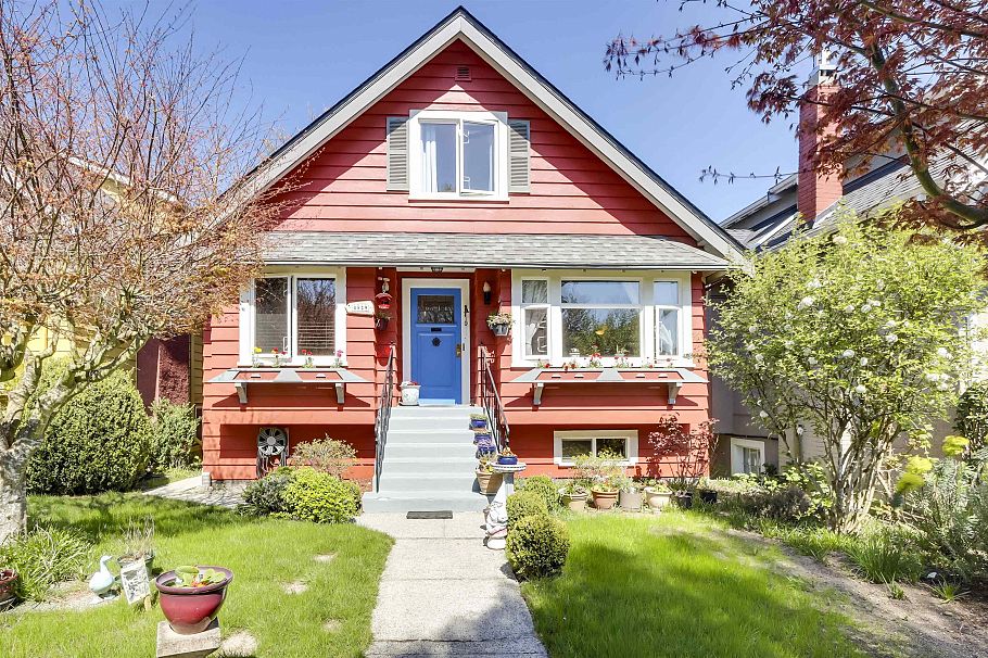 4529 W 8th Avenue Vancouver, BC - 1