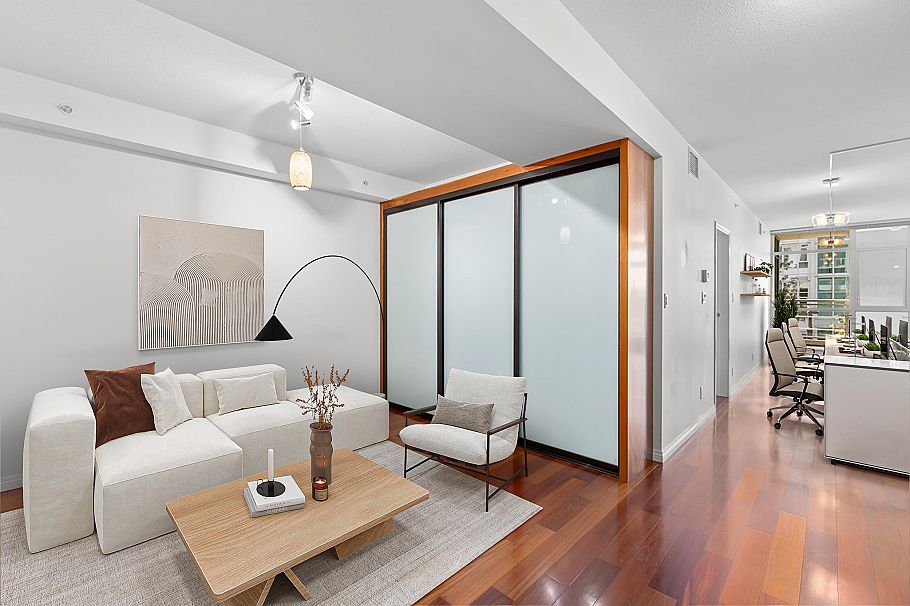 307 100 E Esplanade Avenue North Vancouver, BC - 20