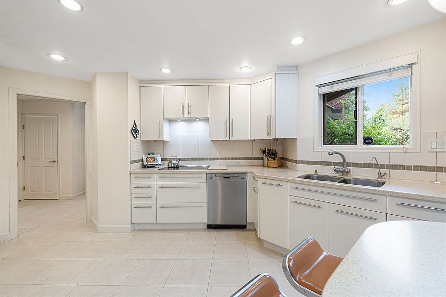 56 4900 Cartier Street Vancouver, BC - 14