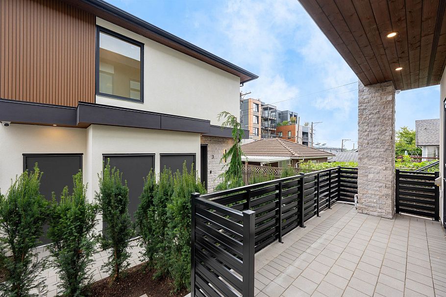 2 3466 Franklin Street Vancouver, BC - 25