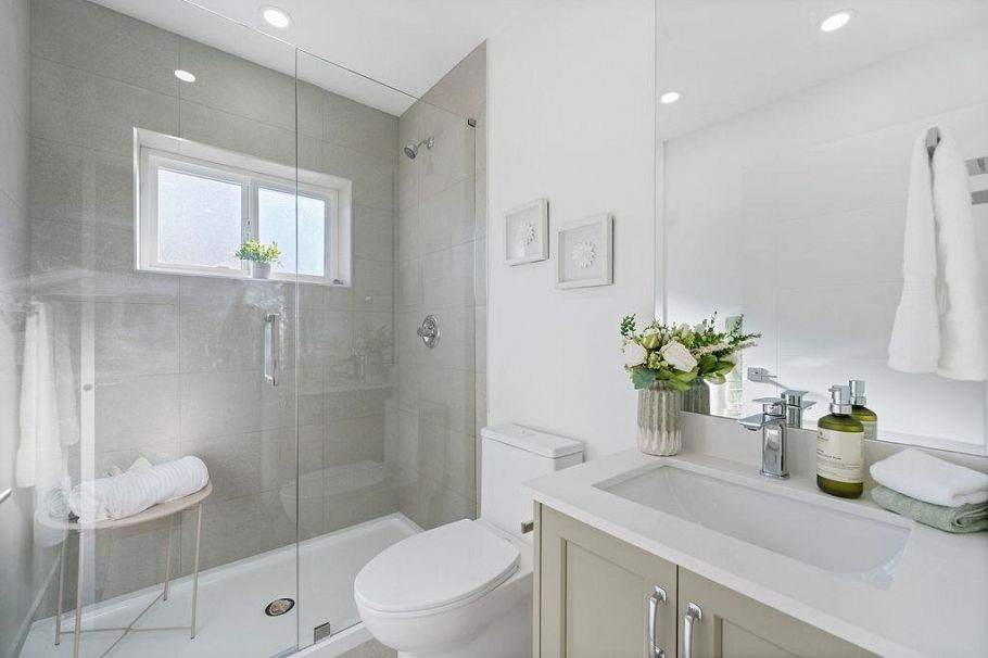 1 2447 E 41st Avenue Vancouver, BC - 27