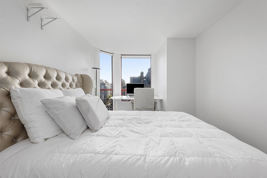 1401 811 Helmcken Street Vancouver, BC - 6