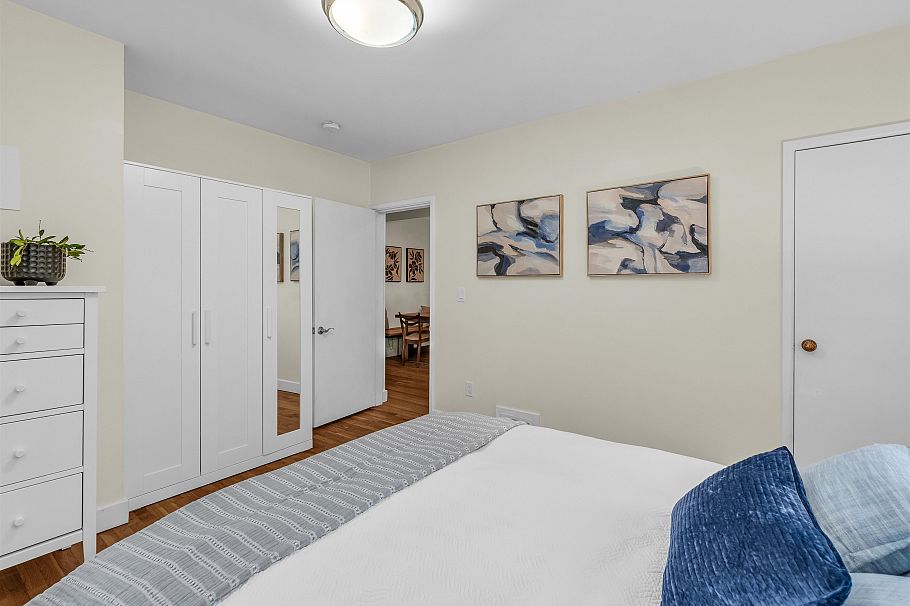 2433 Philip Avenue North Vancouver, BC - 18