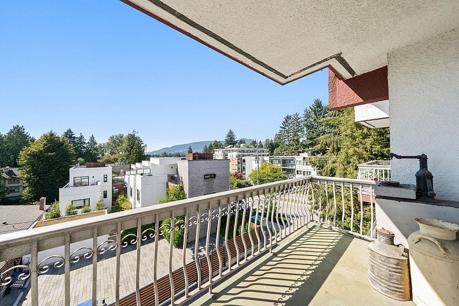 309 135 W 21st Street North Vancouver, BC - 6