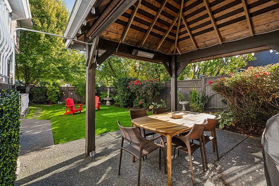 2890 Tempe Knoll Drive North Vancouver, BC - 9