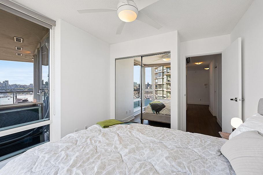 1202 1383 Marinaside Crescent Vancouver, BC - 16