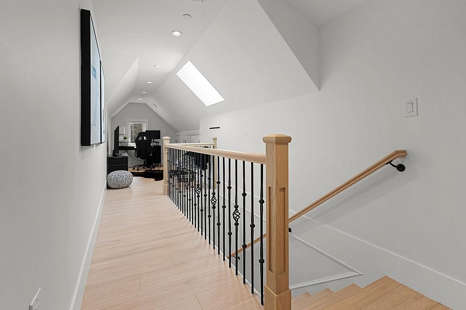 2377 W 7th Avenue Vancouver, BC - 31