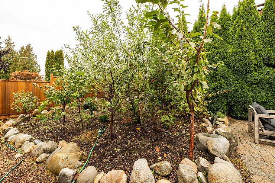 518 E 7th Street North Vancouver, BC - 22