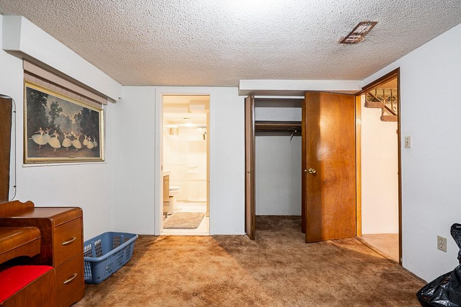 3205 E 3rd Avenue Vancouver, BC - 22