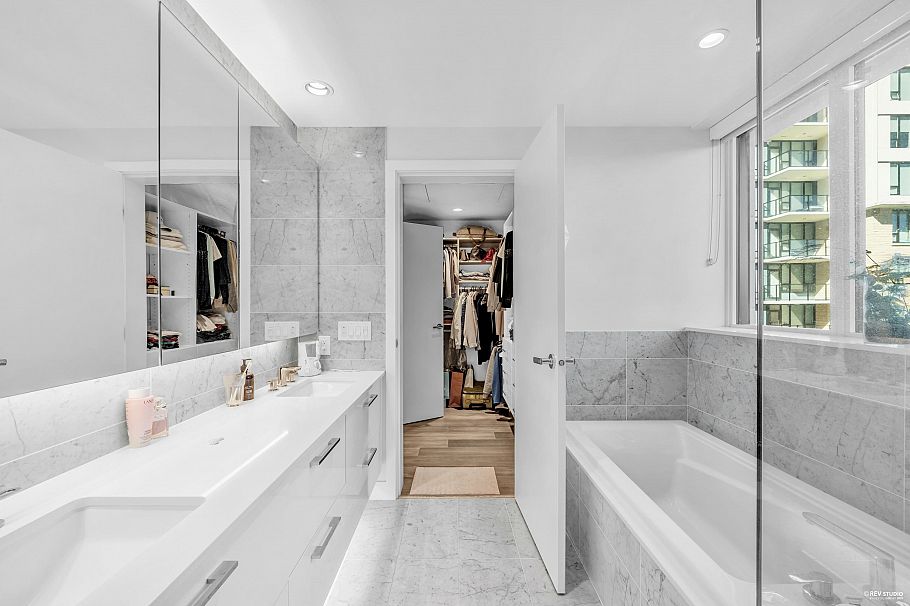 TH-5 5410 Shortcut Road Vancouver, BC - 29