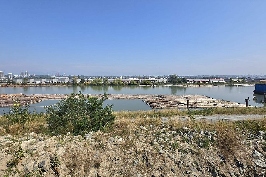 58 10333 River Drive Richmond, BC - 23