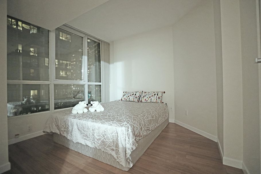 807 555 Jervis Street Vancouver, BC - 5