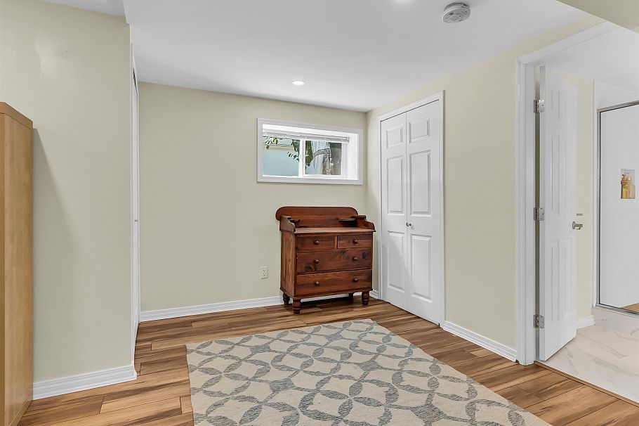 2433 Philip Avenue North Vancouver, BC - 29