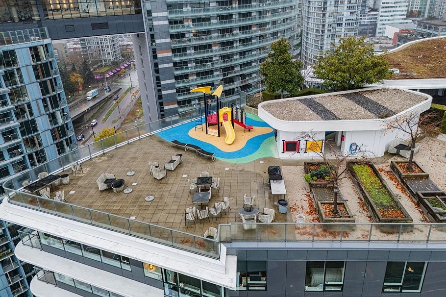 758 38 Smithe Street Vancouver, BC - 23