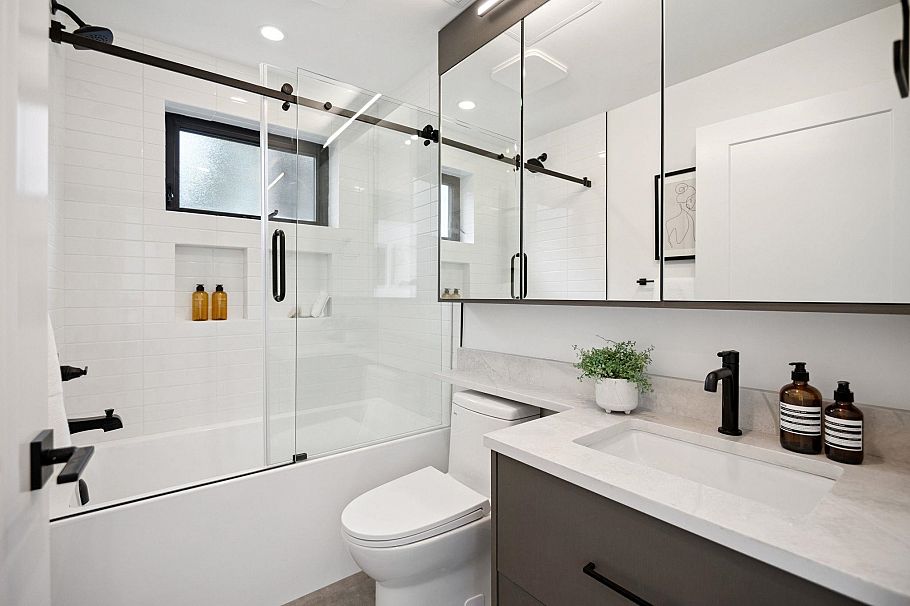 #2 1079 E 14th Avenue Vancouver, BC - 17