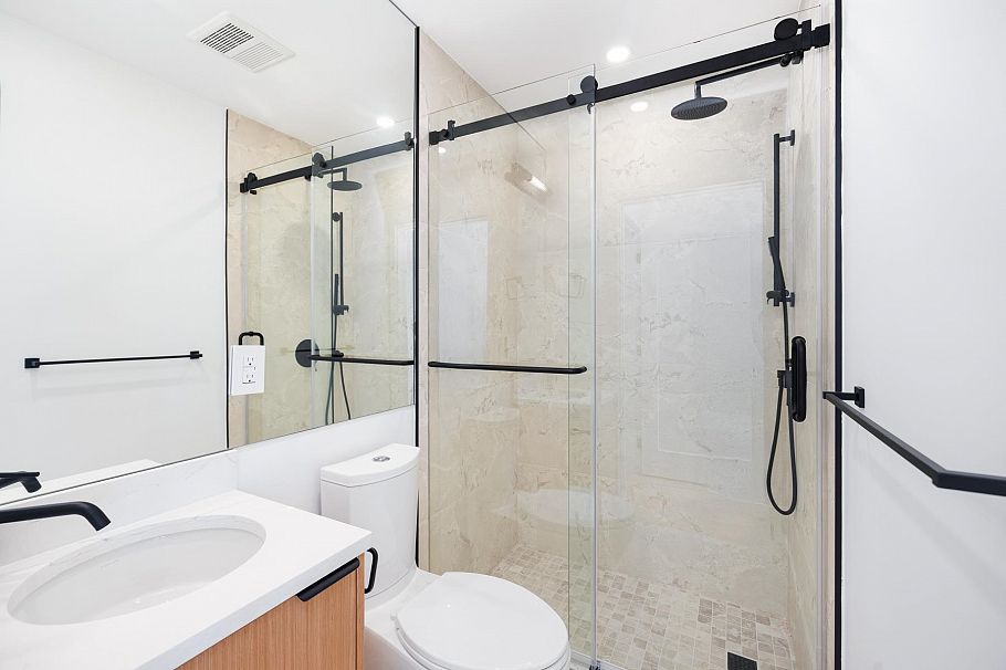 261 W 6th Street North Vancouver, BC - 8