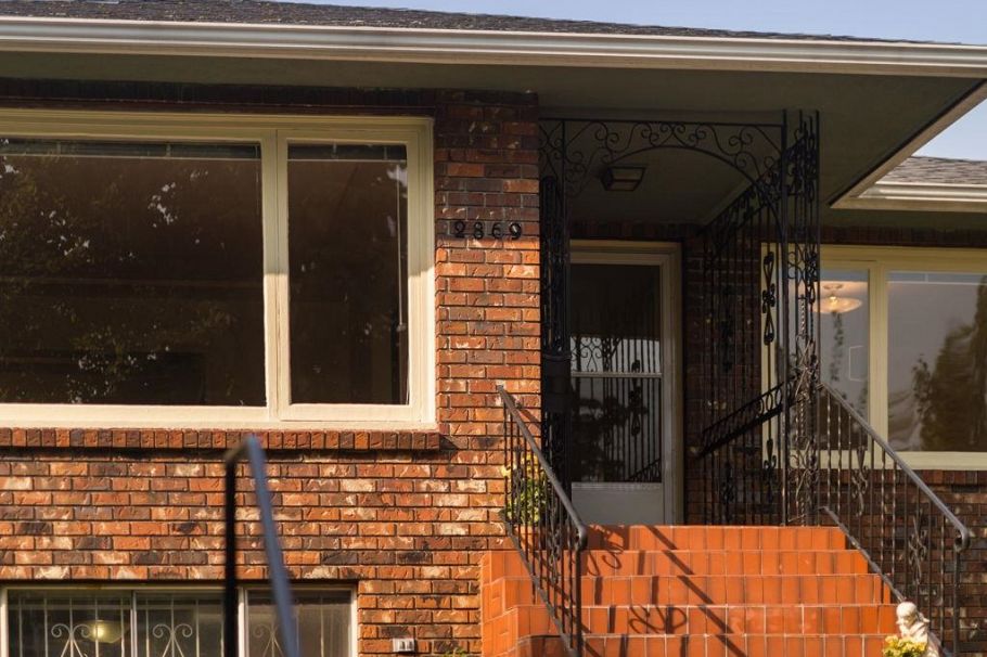 2869 Venables Street Vancouver, BC - 3