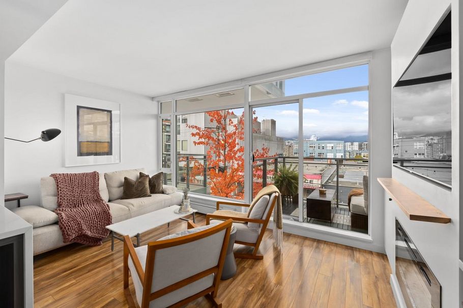 520 289 E 6th Avenue Vancouver, BC - 4