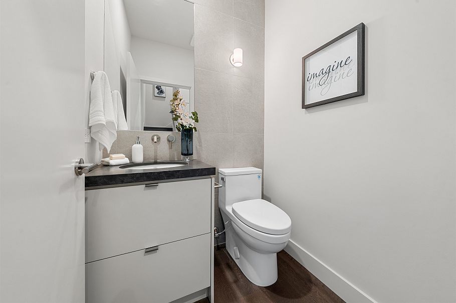 1 620 E 46th Avenue Vancouver, BC - 18